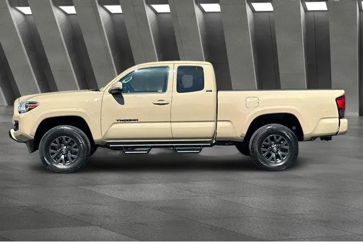 $31900 : Toyota Tacoma 2020 4x2 TRD S image 10