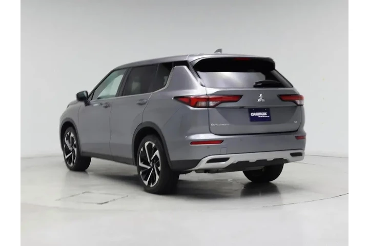 $27998 : Mitsubishi Outlander 2024 SE image 2
