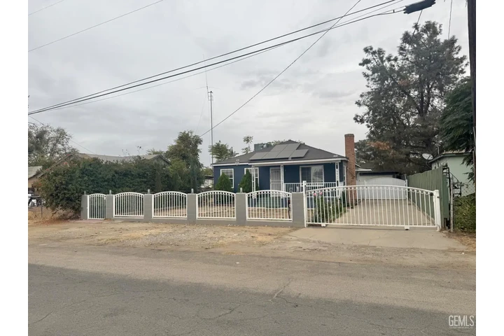 $354900 : Hermosa casa en terrenazo!! image 1