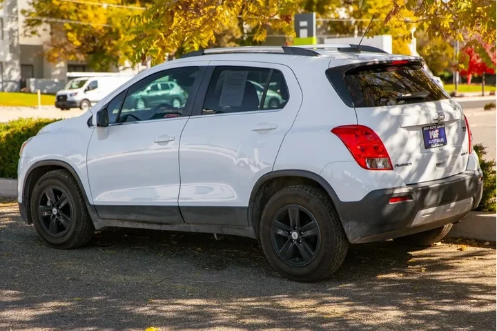 2015 Trax LT image 7