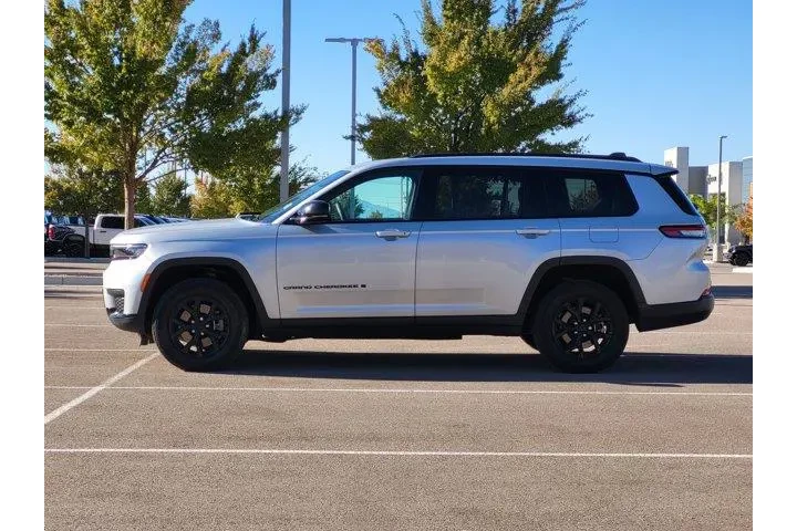 $30532 : Jeep Grand Cherokee L 2024 4 image 4