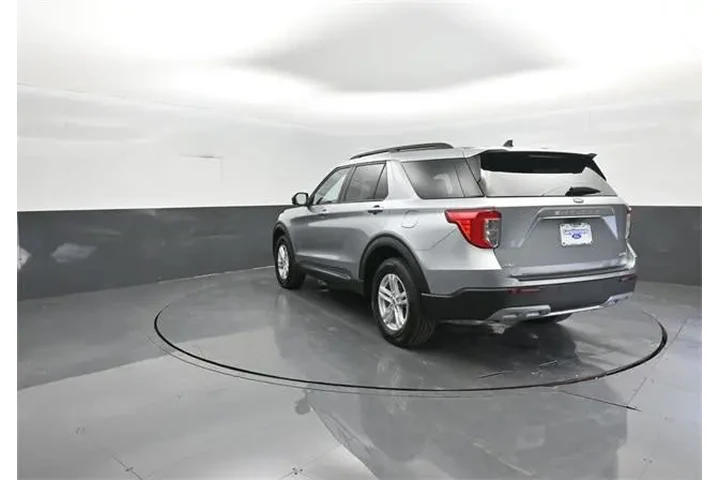 $32046 : Ford Explorer 2023 AWD XLT 4 image 5