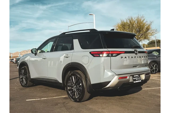 $28997 : Nissan Pathfinder 2023 SL 4d image 7
