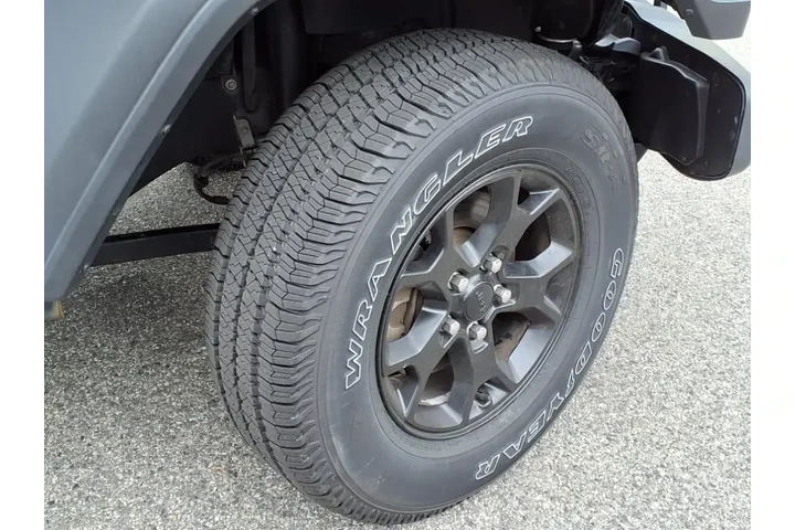 $29995 : Jeep Wrangler Unlimited 2021 image 5