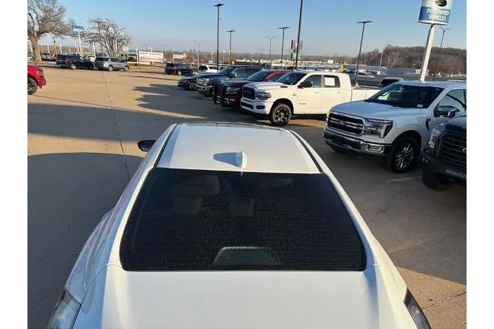 $21395 : Honda Insight 2022 Touring 4 image 7