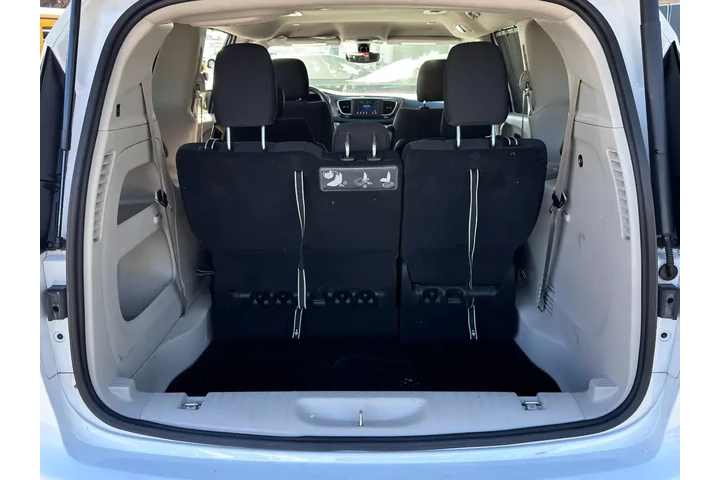 $16195 : Chrysler Pacifica 2020 Touri image 8