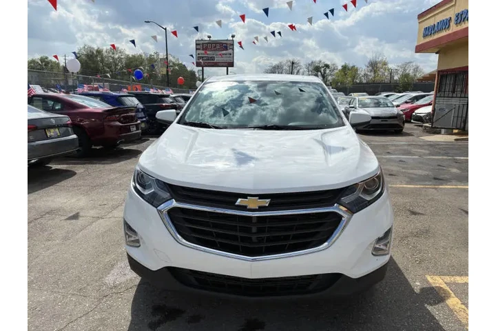 2018 Equinox LT image 3