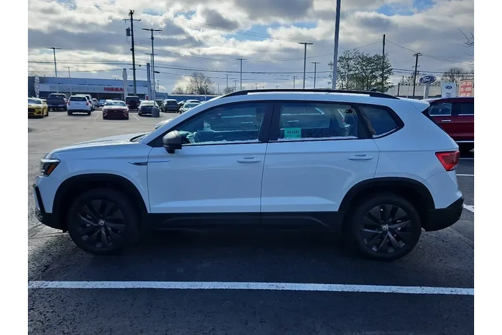 $17895 : Volkswagen Taos 2024 S 4dr S image 5