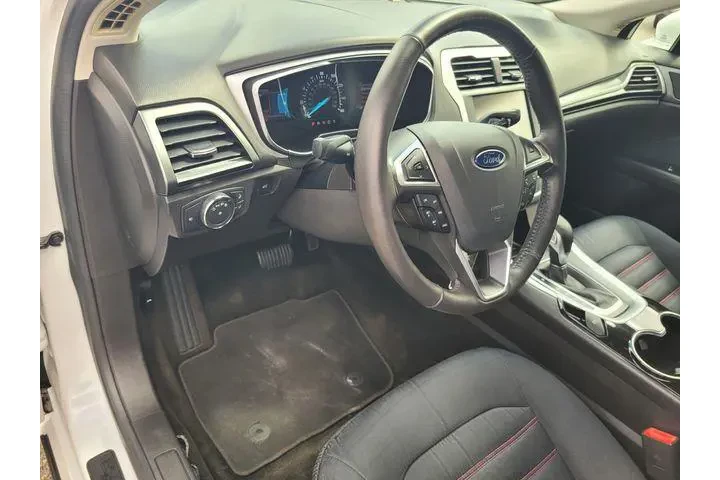 $13242 : Ford Fusion 2016 SE 4dr Seda image 9