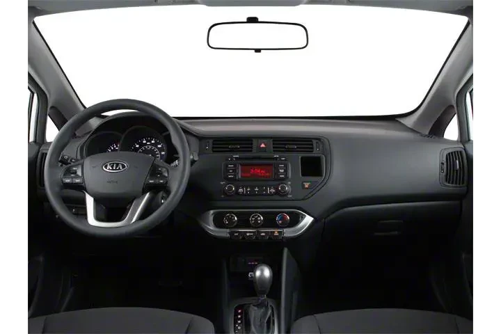 $7999 : Kia Rio 5-Door 2013 SX 4dr W image 7