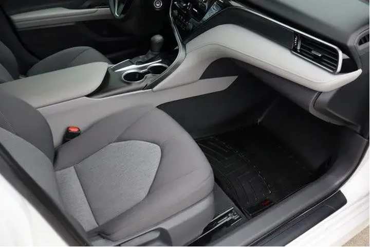 $23500 : Toyota Camry 2021 LE 4dr Sed image 9