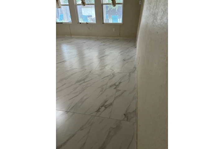 Se remodelan baños y pisos image 5