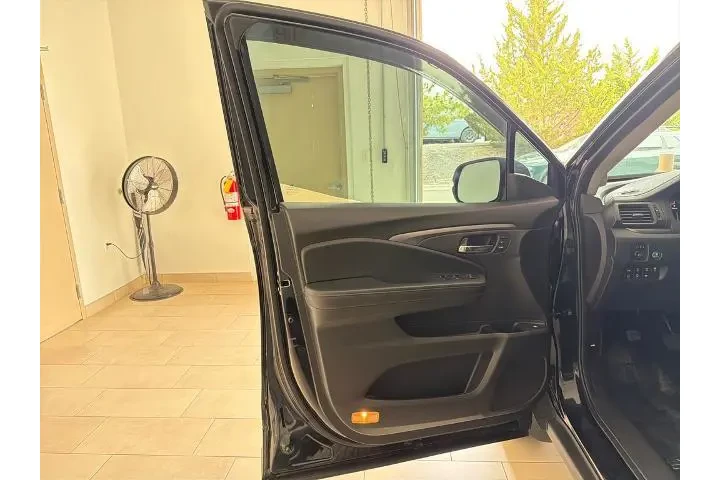 $35590 : Honda Ridgeline 2023 AWD RTL image 10