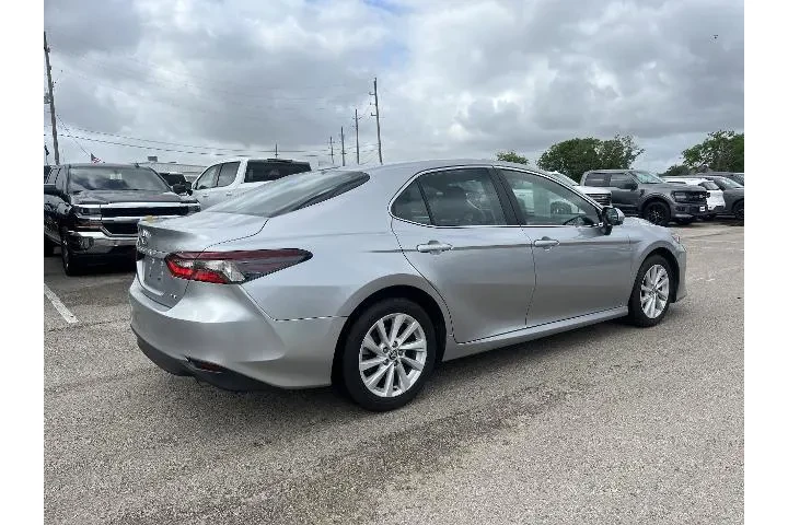 $22481 : Toyota Camry 2023 LE 4dr Sed image 2