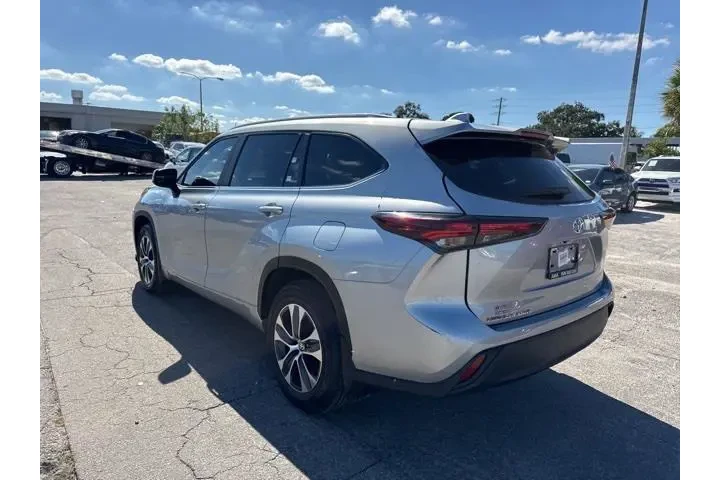 $36988 : Toyota Highlander 2024 image 5