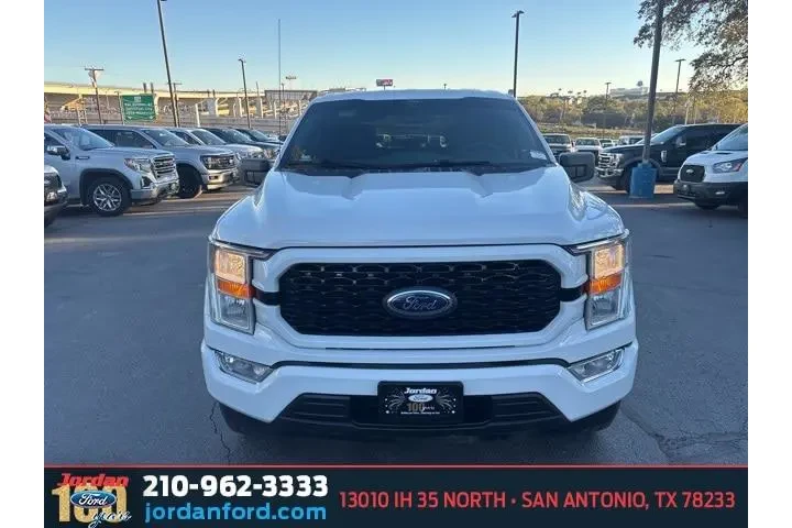 $27237 : Ford F-150 2021 4x2 XL 4dr S image 2