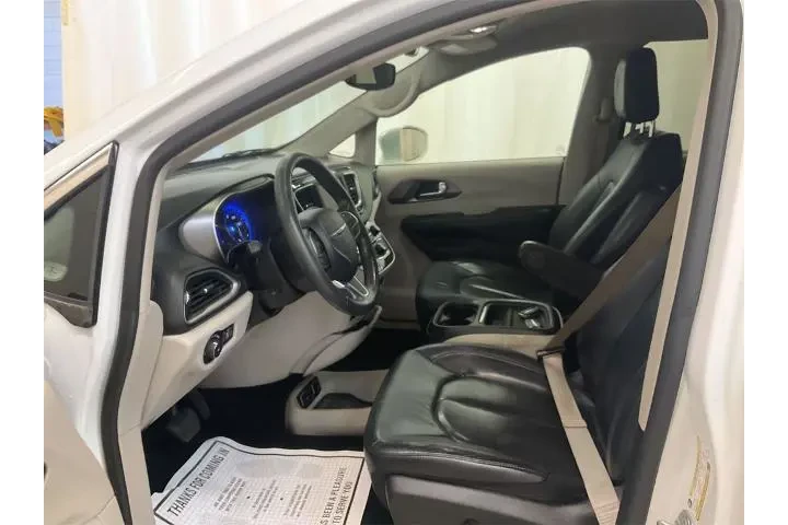 $14930 : Chrysler Pacifica 2020 Touri image 3