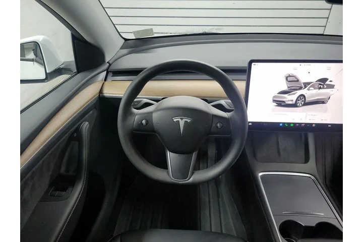 $32998 : Tesla Model Y 2023 AWD 4dr C image 10