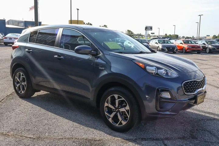 $17688 : 2022 Sportage LX image 3