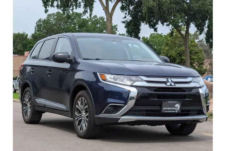 $9472 : 2016 Outlander ES image 3