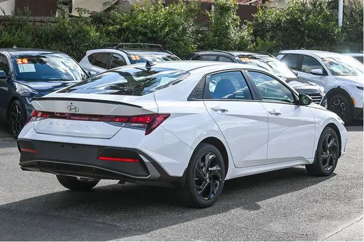 $23500 : Hyundai ELANTRA 2026 SEL Spo image 4