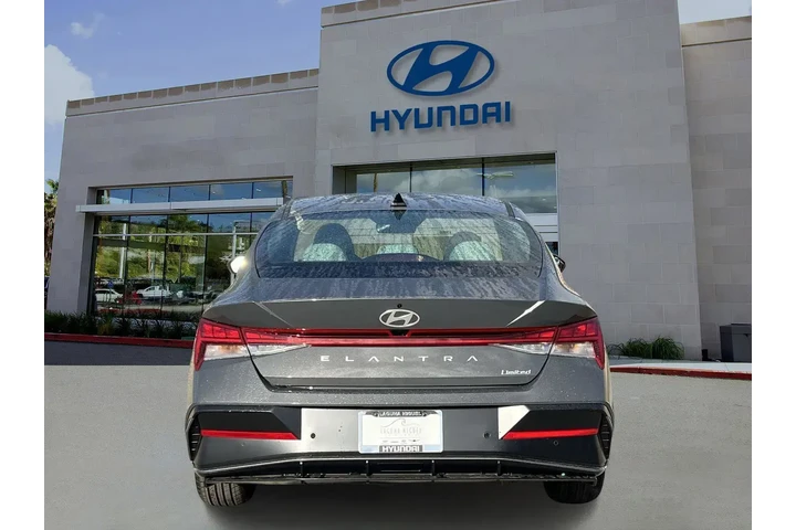 $22995 : Hyundai ELANTRA 2024 Limited image 6