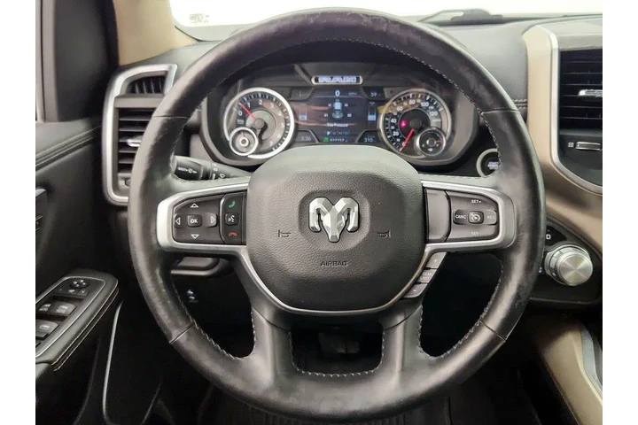 $31998 : Ram 1500 2019 4x4 Laramie 4d image 10