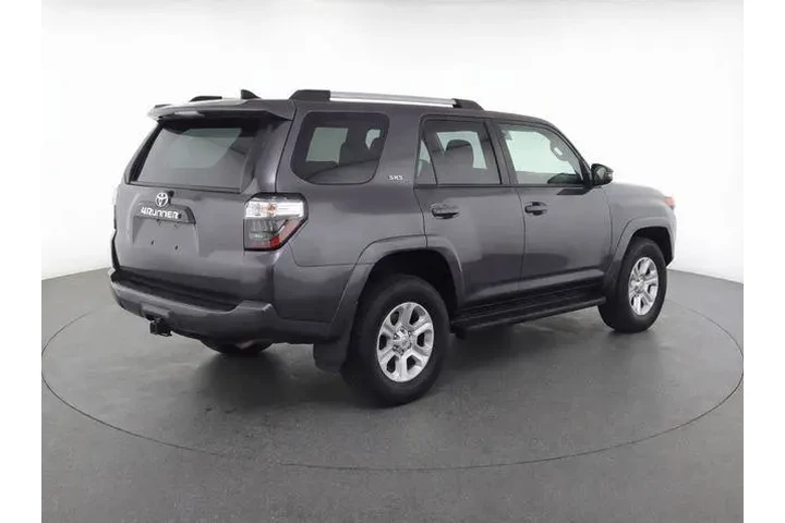 $35313 : Toyota 4Runner 2020 4x4 SR5 image 4