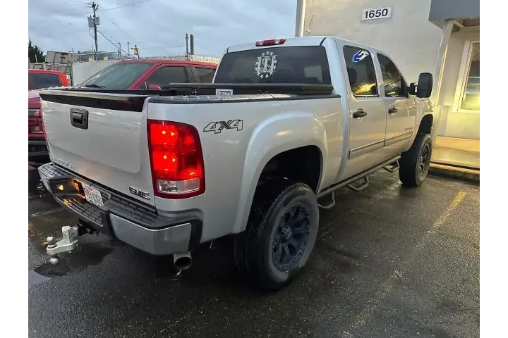 $17000 : GMC Sierra 1500 2013 4x4 SLE image 3