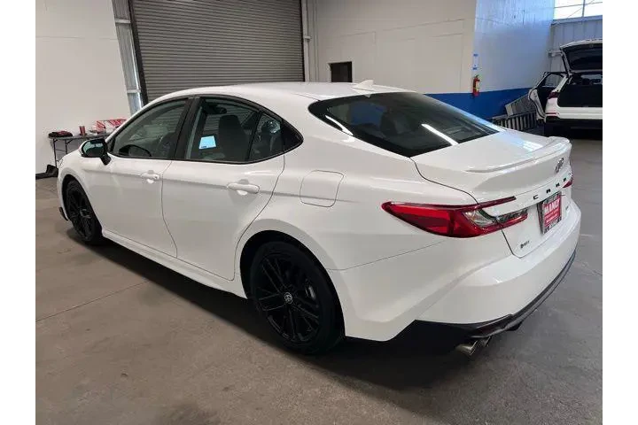$28915 : Toyota Camry 2025 SE 4dr Sed image 5