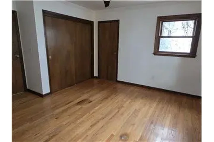 $3200 : Rental property with 3 bedro image 5