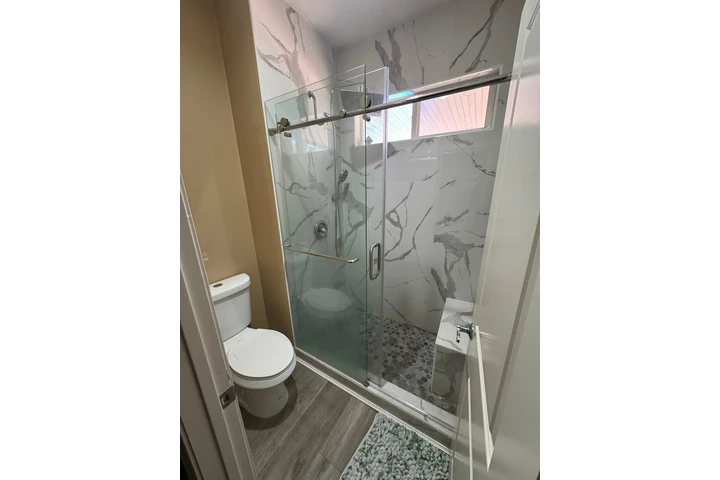$1000 : Rooms for rent in Eastvale image 5