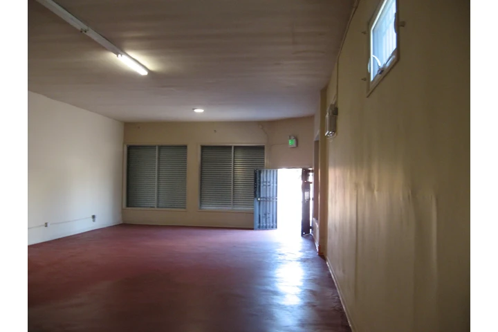 $3500 : Local De Esquina - 1822p2 image 5