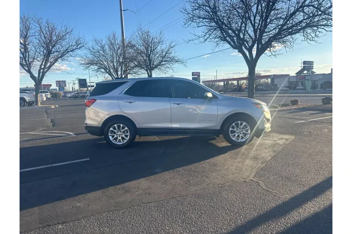 2018 Equinox LT image 10