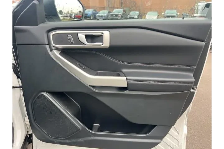 $29866 : Ford Explorer 2023 AWD XLT 4 image 10