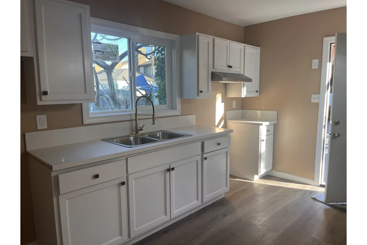 $1900 : New apartment image 1