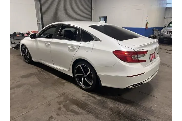 $18995 : Honda Accord 2018 Sport 4dr image 5