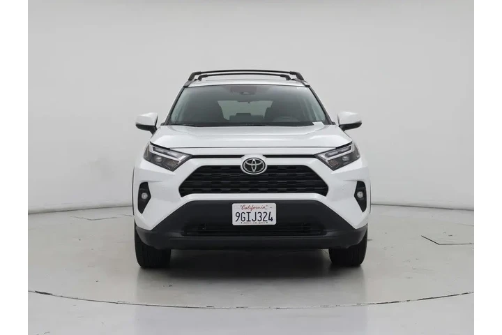 $37998 : Toyota RAV4 2023 AWD XLE Pre image 5