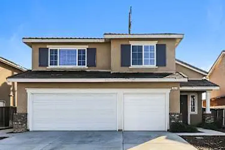 $3090 : Suitable 5 bedroom apartment image 1