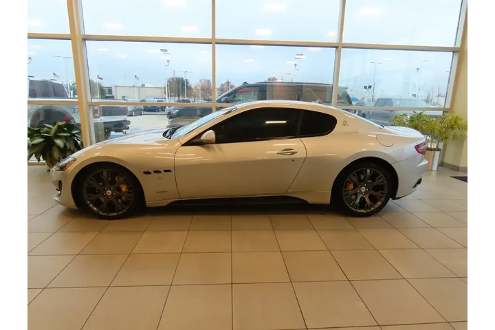 $17999 : Maserati GranTurismo 2014 Sp image 9