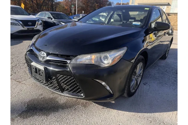 $13999 : 2017 Camry SE image 2