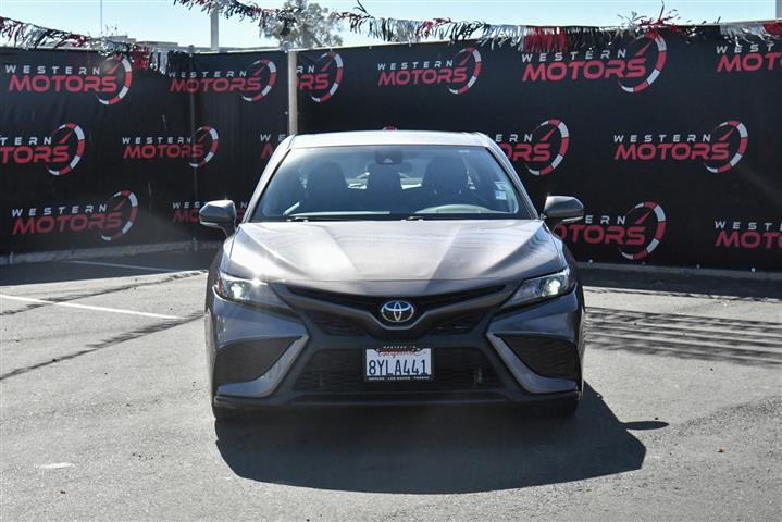 $23966 : Camry SE Sedan 4D image 2