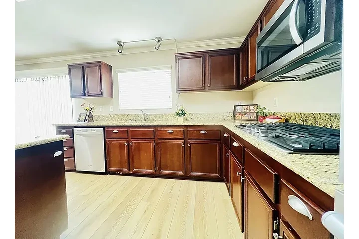 $2450 : HOME FOR RENT IN RIVERSIDE CA image 7