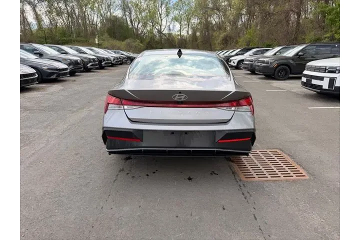 $18900 : Hyundai ELANTRA 2024 SEL 4dr image 5