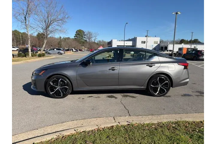 $21614 : Nissan Altima 2024 2.5 SR 4d image 4