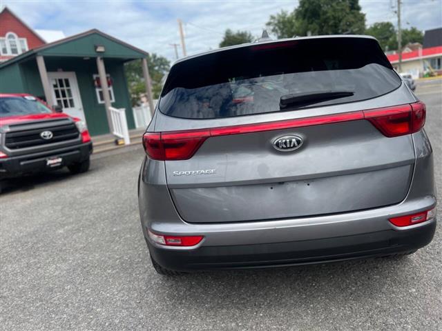 $15990 : 2018 Sportage image 6