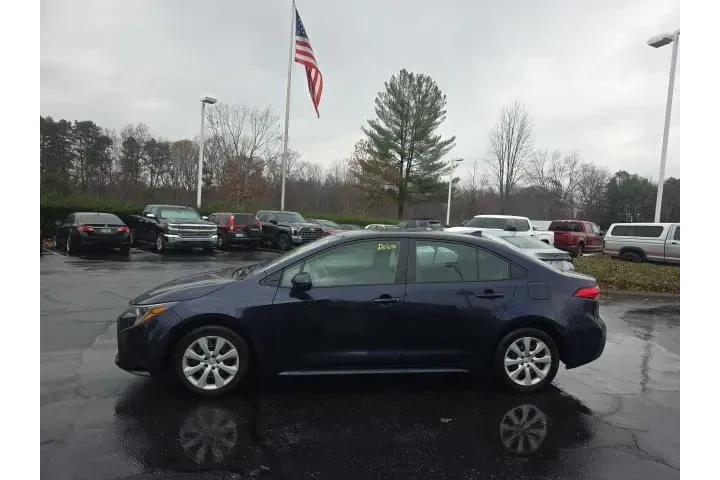 $19473 : Toyota Corolla 2024 LE 4dr S image 4