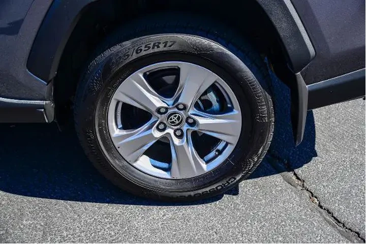 $26695 : Toyota RAV4 2022 XLE 4dr SUV image 8