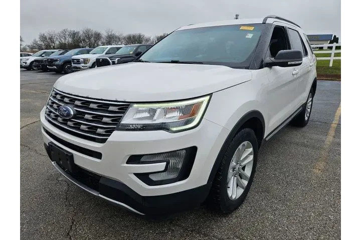 $10500 : Ford Explorer 2017 XLT 4dr S image 3