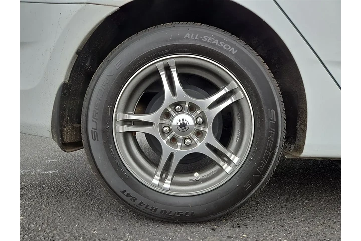 2016 Accent SE 4-Door 6A image 9